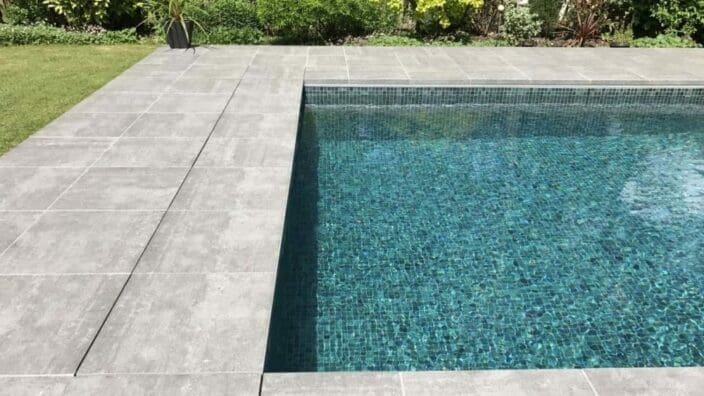 Rectangular in-ground swimming pool